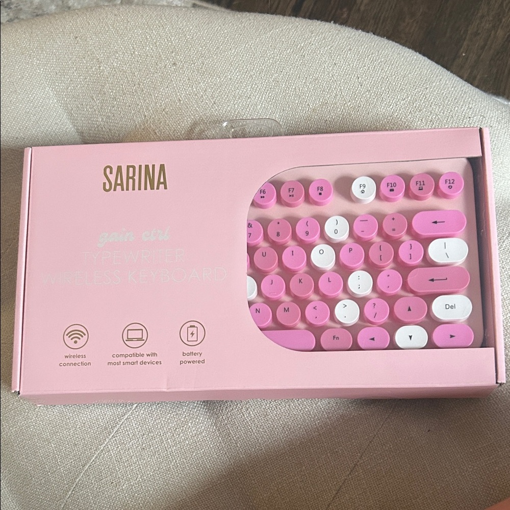 Sarina Pink Wireless Typewriter Keyboard